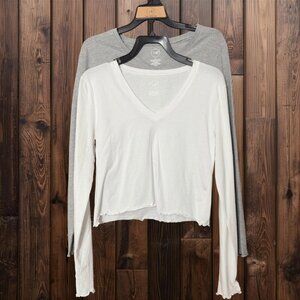 URBAN REBEL 2-Pack Women's V-Neck Long Sleeve Cropped Tee -Gray & White​